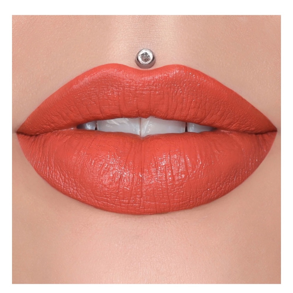 KUMQUAT New in Box Jeffree Star Velvet Trap Lipstick Warm Earth Terra Cotta‎